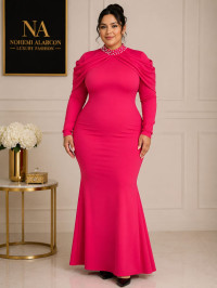 Vestido Largo Elegante con Cuello Alto y Perlas